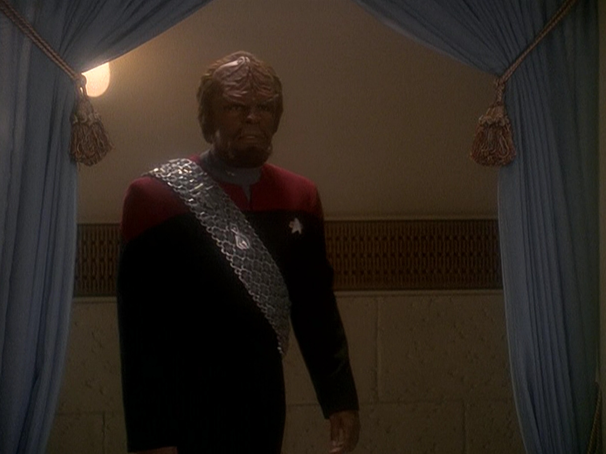 extant_StarTrek_DS9_5x07-LetHeWhoIsWithoutSin_02557.jpg