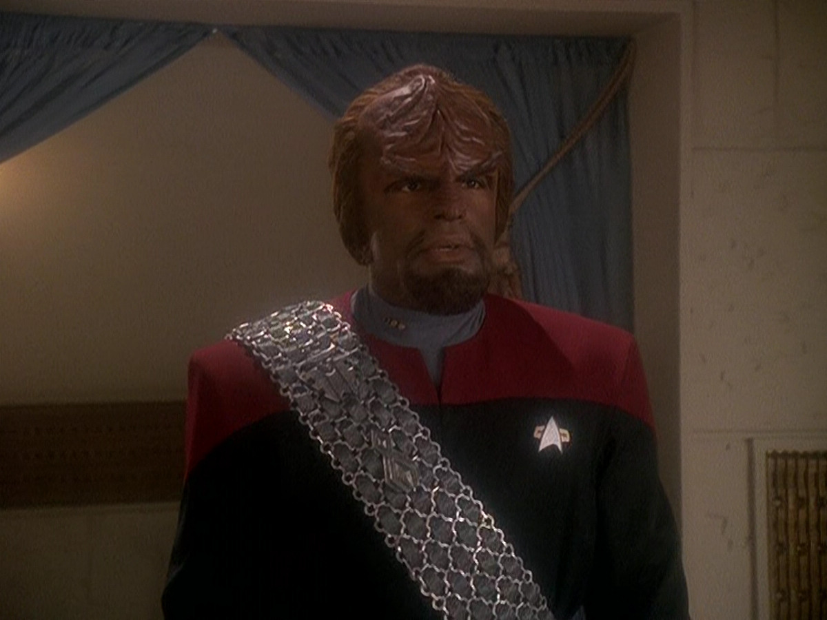 extant_StarTrek_DS9_5x07-LetHeWhoIsWithoutSin_02567.jpg