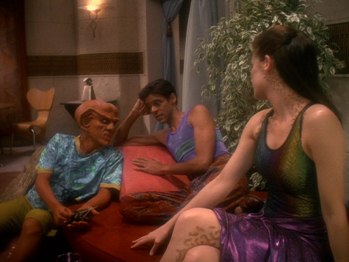 extant_StarTrek_DS9_5x07-LetHeWhoIsWithoutSin_02594.jpg