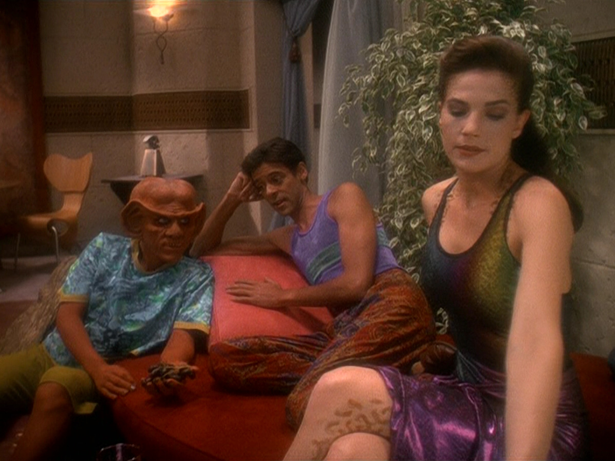 extant_StarTrek_DS9_5x07-LetHeWhoIsWithoutSin_02598.jpg