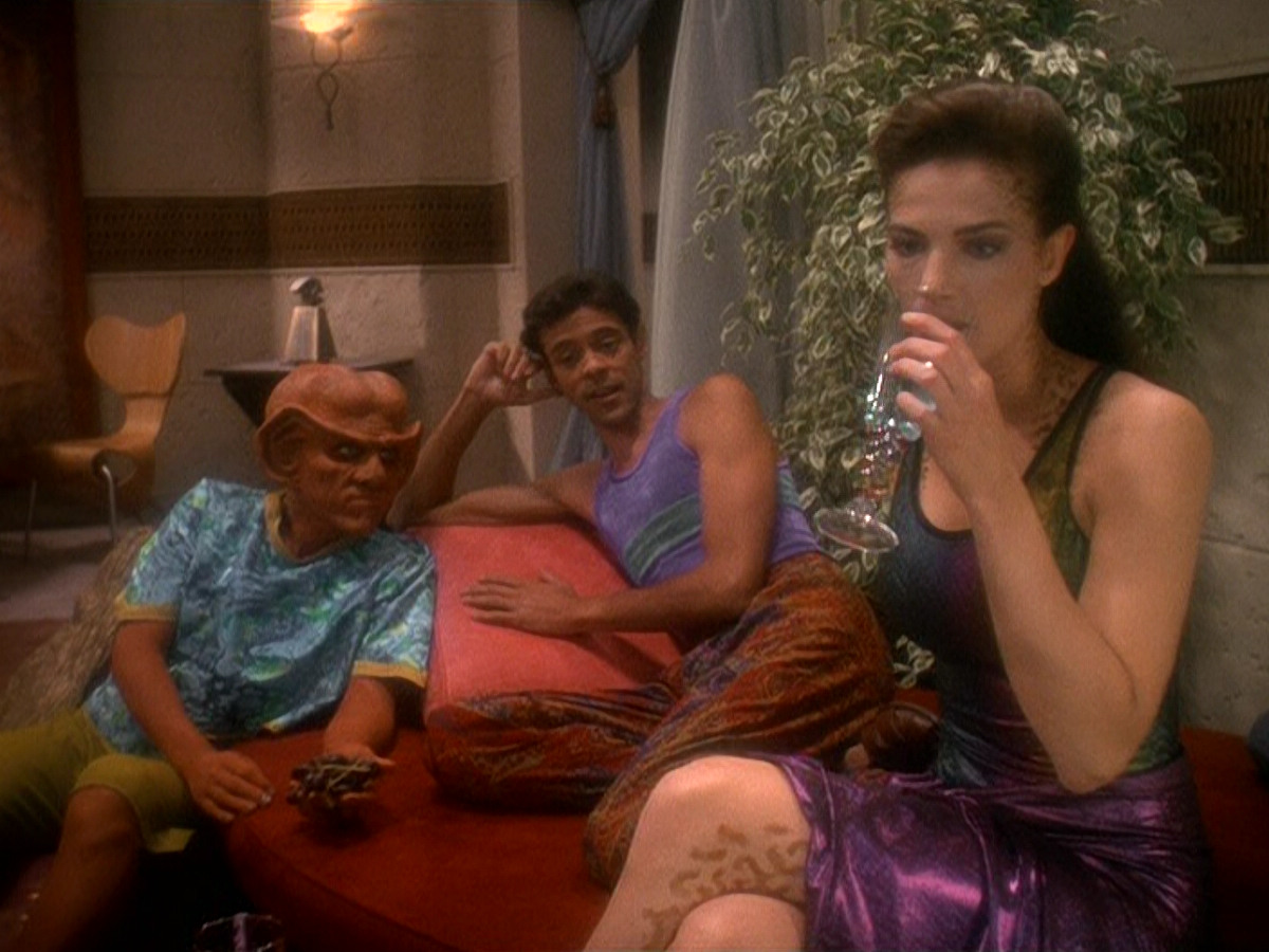 extant_StarTrek_DS9_5x07-LetHeWhoIsWithoutSin_02602.jpg