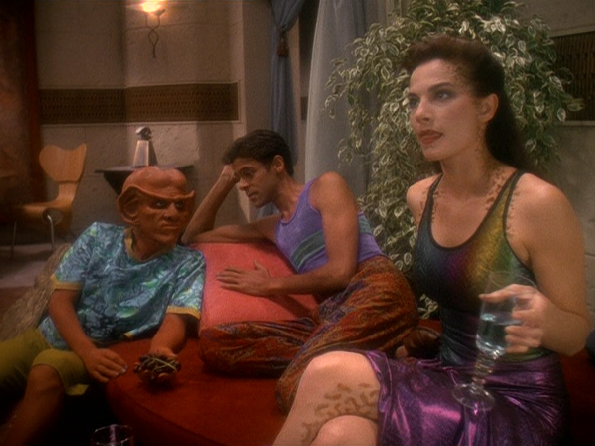 extant_StarTrek_DS9_5x07-LetHeWhoIsWithoutSin_02607.jpg