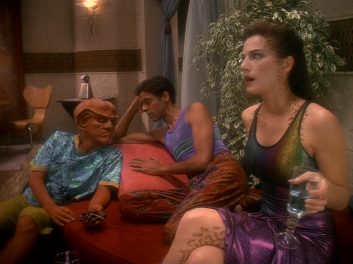 extant_StarTrek_DS9_5x07-LetHeWhoIsWithoutSin_02609.jpg