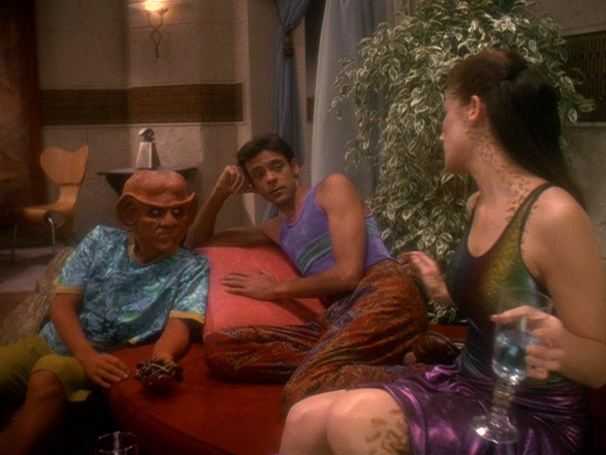extant_StarTrek_DS9_5x07-LetHeWhoIsWithoutSin_02613.jpg