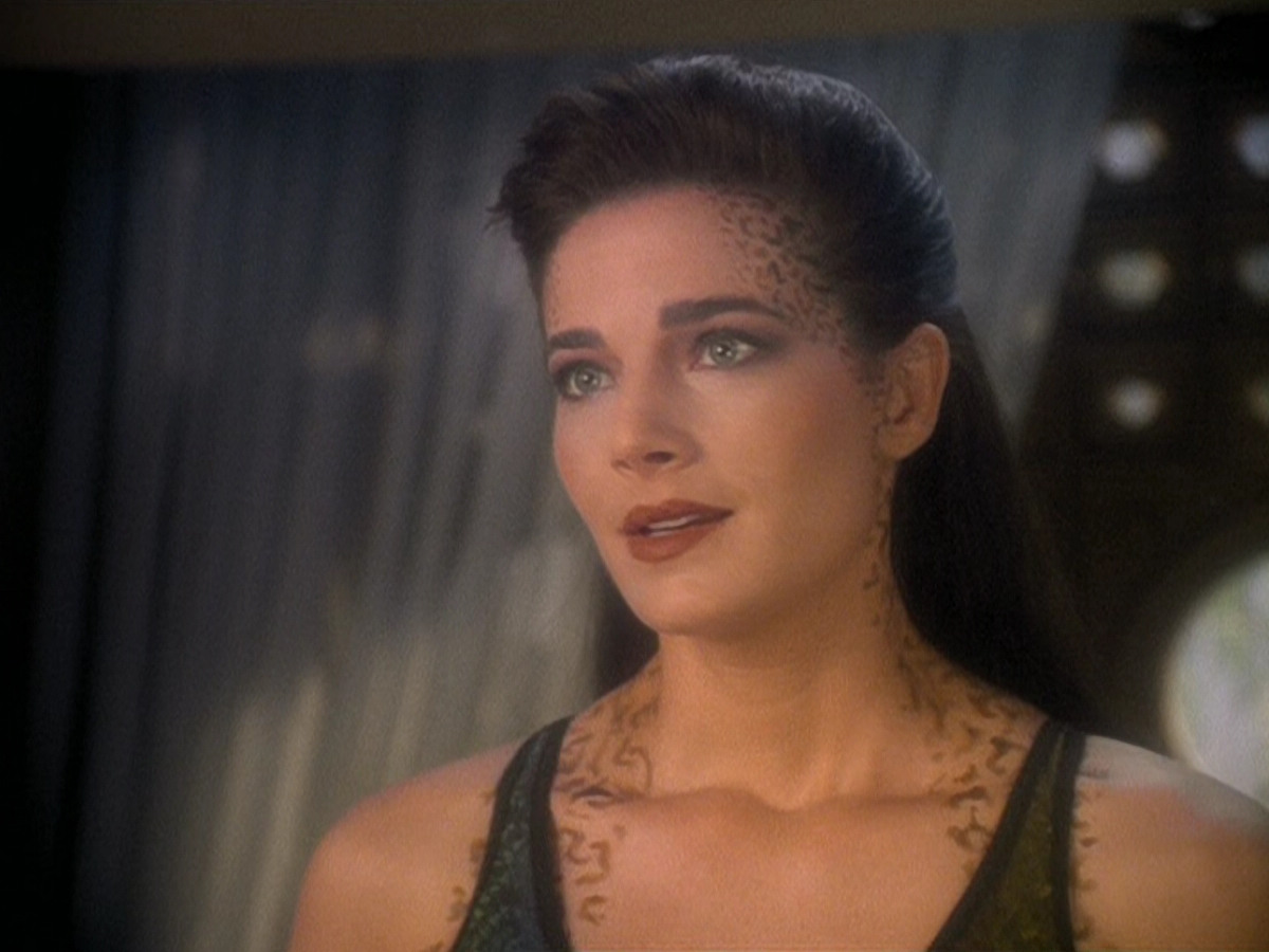extant_StarTrek_DS9_5x07-LetHeWhoIsWithoutSin_02637.jpg