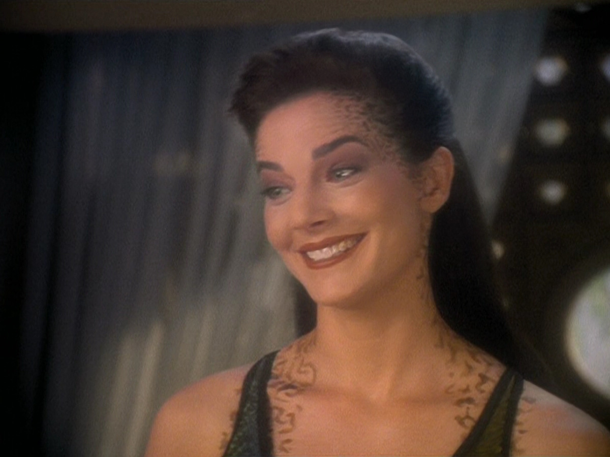 extant_StarTrek_DS9_5x07-LetHeWhoIsWithoutSin_02651.jpg