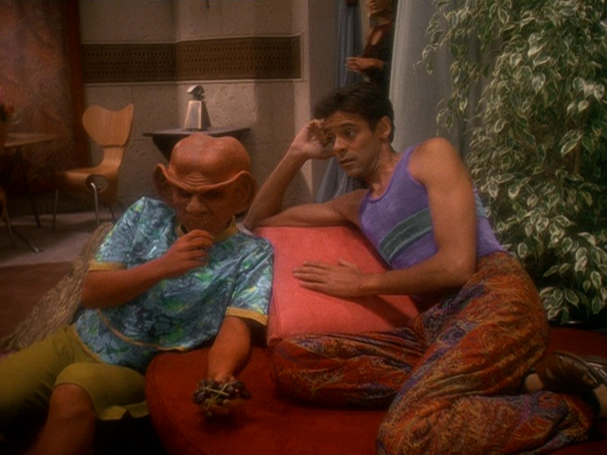 extant_StarTrek_DS9_5x07-LetHeWhoIsWithoutSin_02654.jpg
