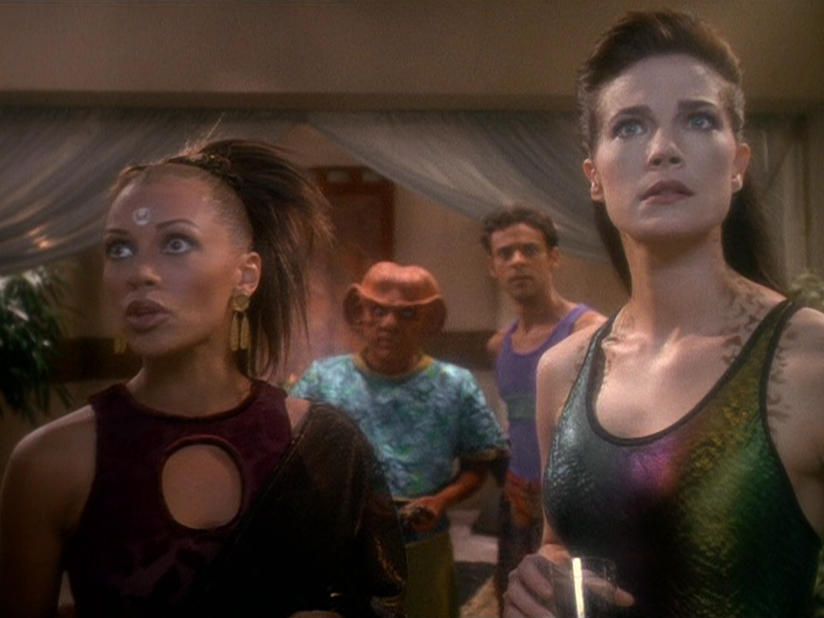 extant_StarTrek_DS9_5x07-LetHeWhoIsWithoutSin_02693.jpg
