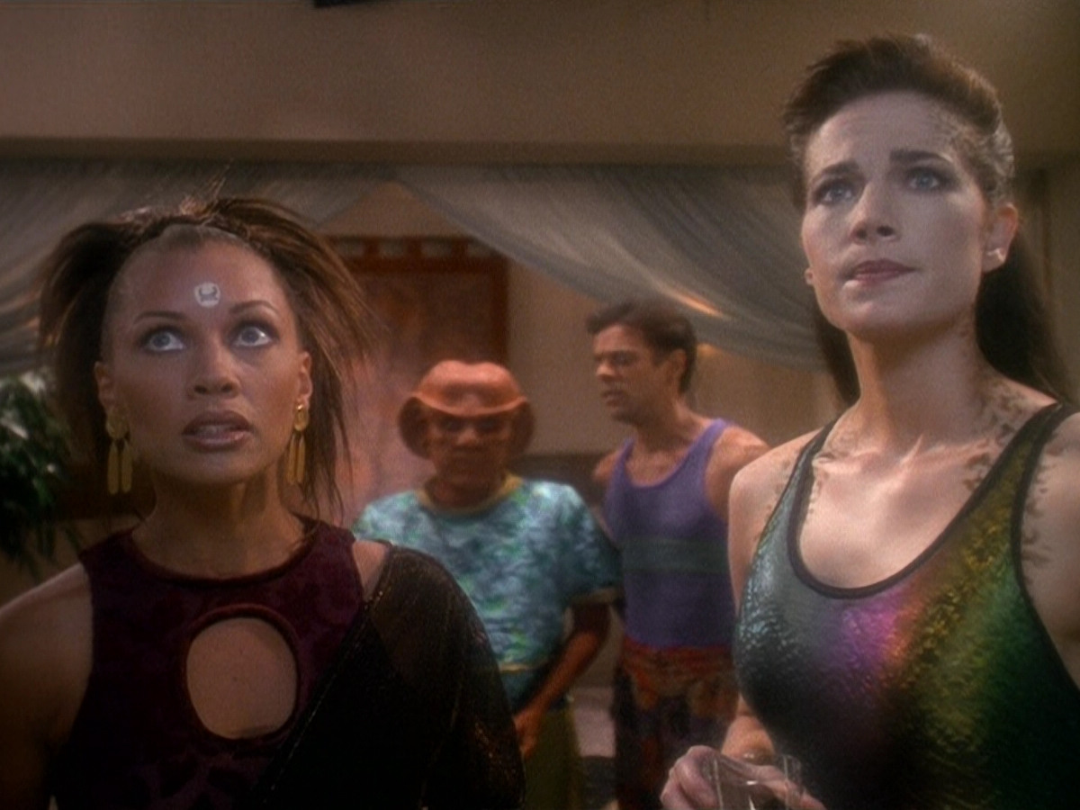 extant_StarTrek_DS9_5x07-LetHeWhoIsWithoutSin_02697.jpg