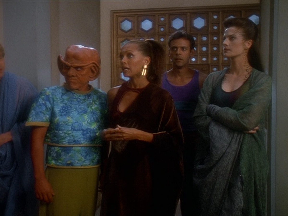 extant_StarTrek_DS9_5x07-LetHeWhoIsWithoutSin_02719.jpg