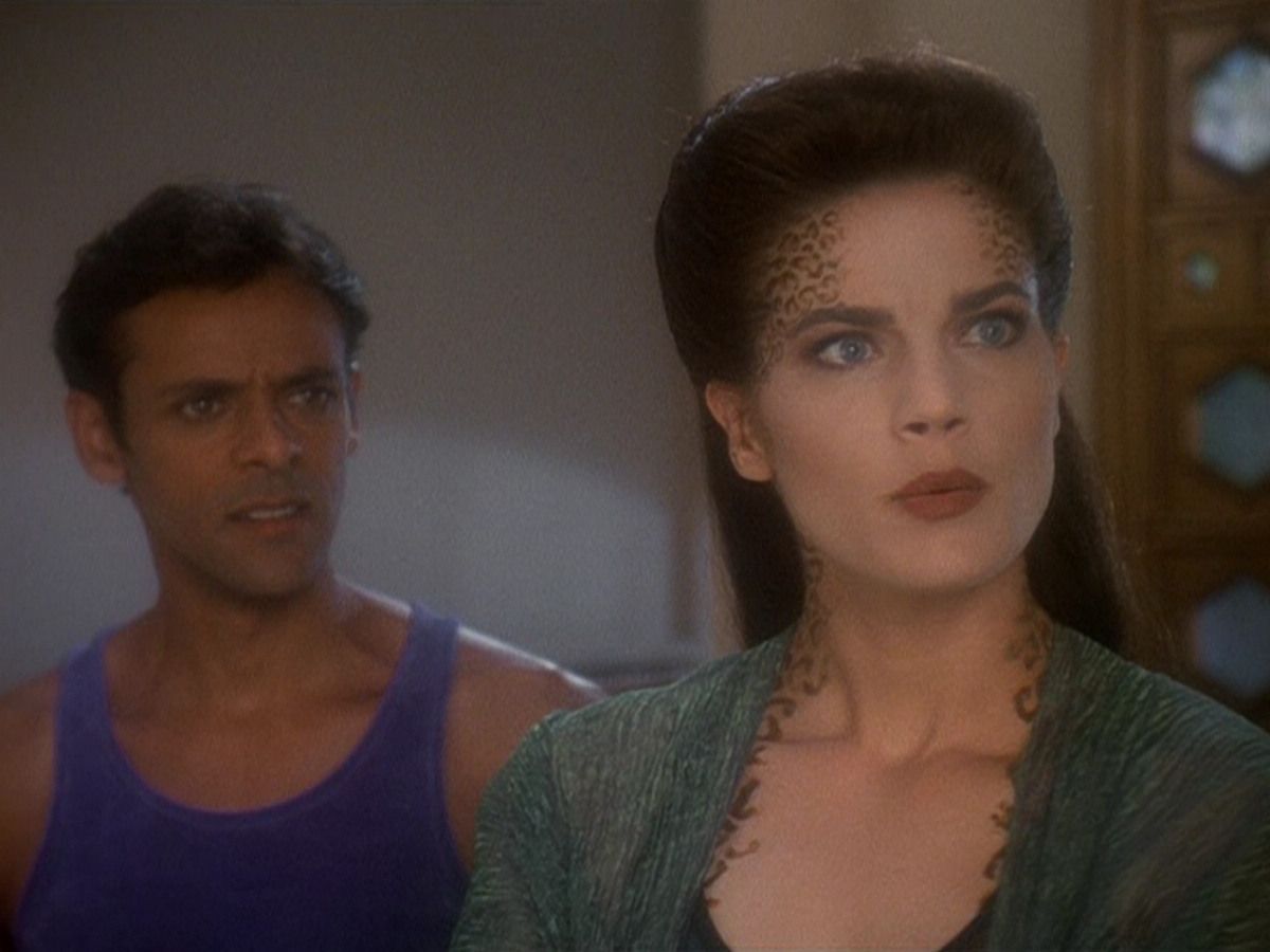 extant_StarTrek_DS9_5x07-LetHeWhoIsWithoutSin_02741.jpg