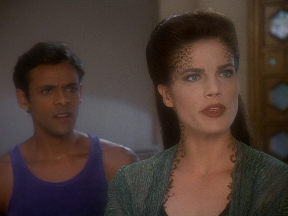 extant_StarTrek_DS9_5x07-LetHeWhoIsWithoutSin_02745.jpg