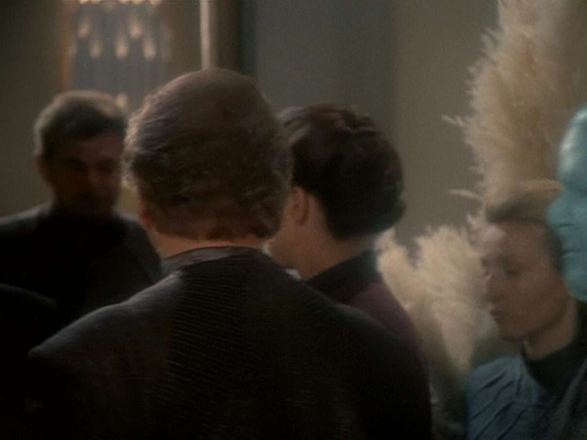 extant_StarTrek_DS9_5x07-LetHeWhoIsWithoutSin_02794.jpg
