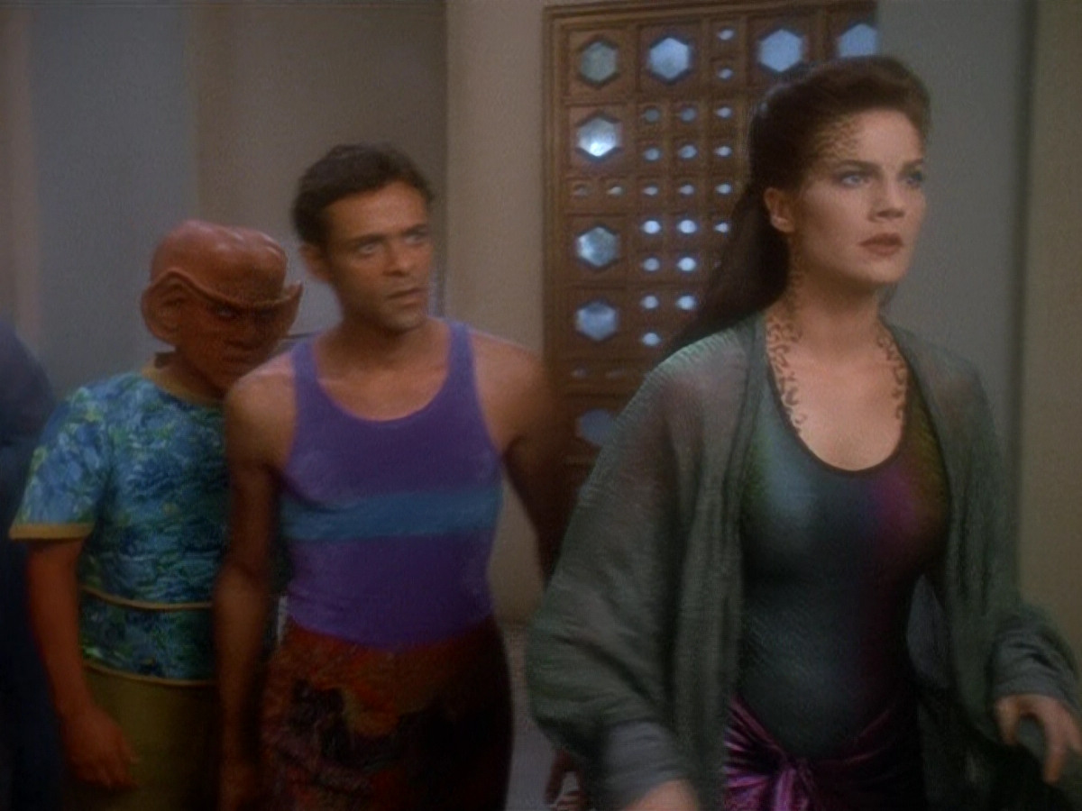 extant_StarTrek_DS9_5x07-LetHeWhoIsWithoutSin_02811.jpg
