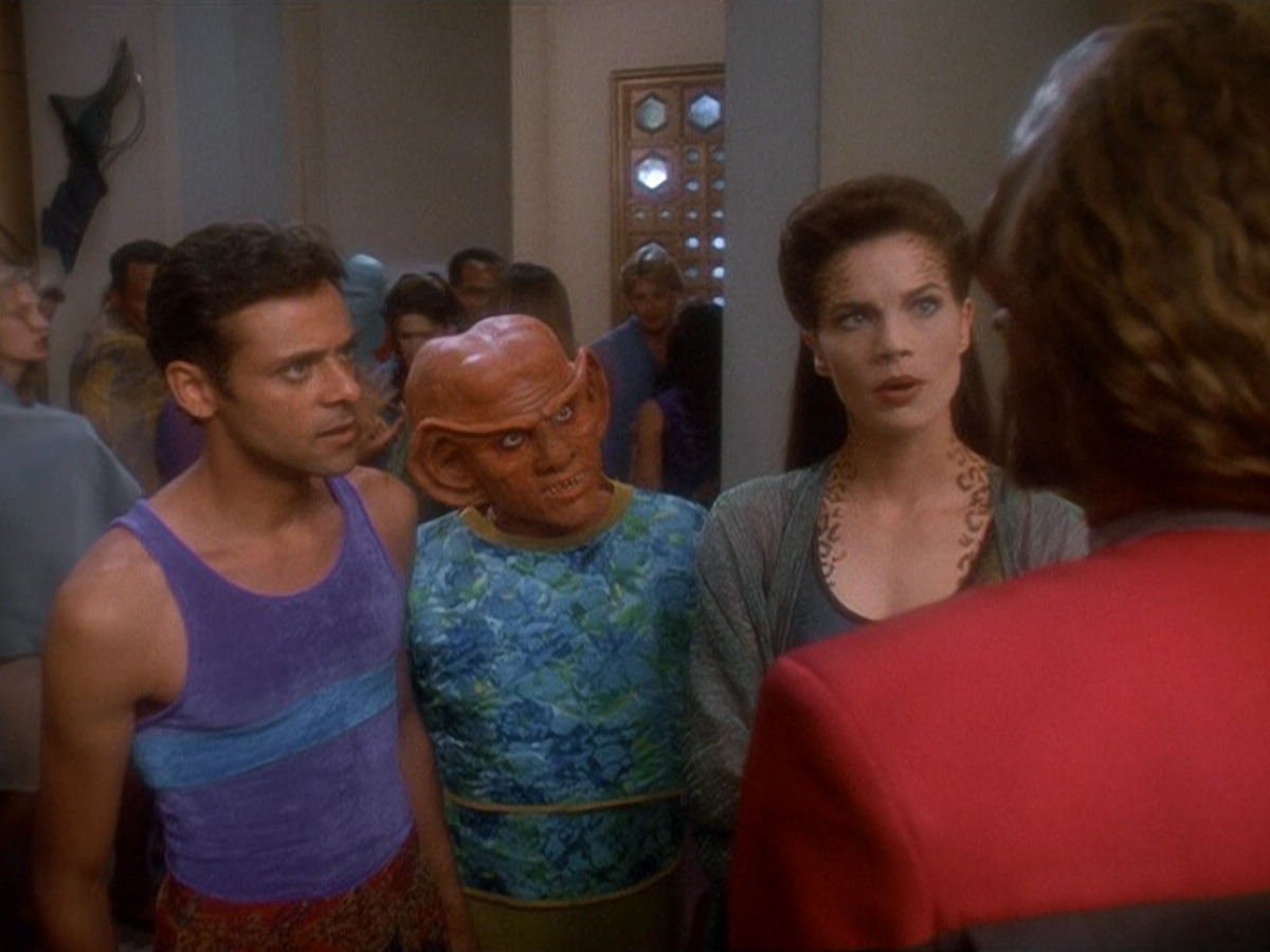 extant_StarTrek_DS9_5x07-LetHeWhoIsWithoutSin_02825.jpg
