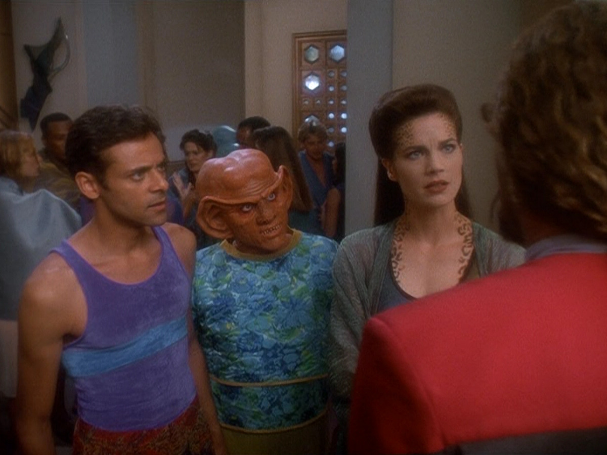 extant_StarTrek_DS9_5x07-LetHeWhoIsWithoutSin_02827.jpg