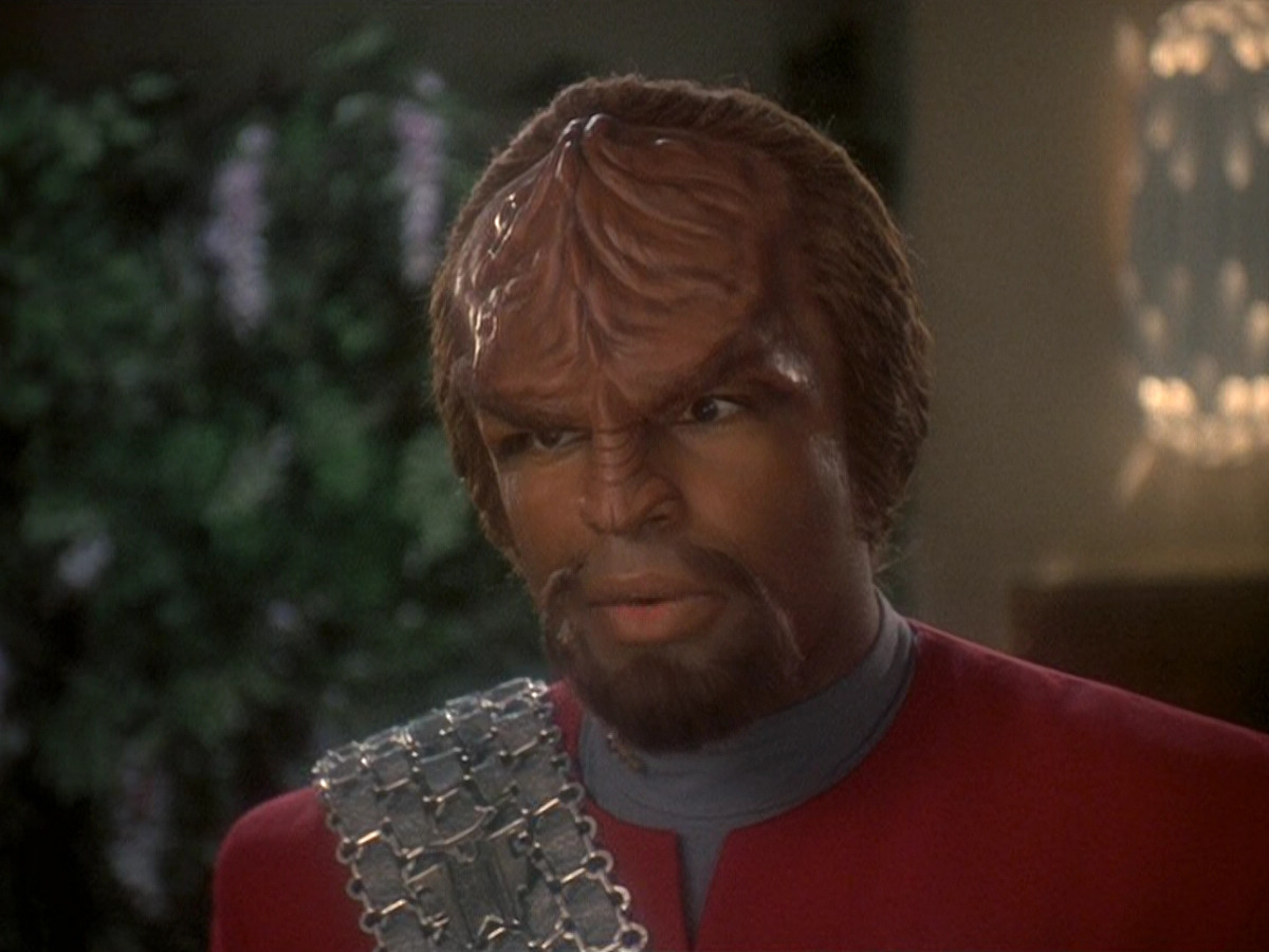 extant_StarTrek_DS9_5x07-LetHeWhoIsWithoutSin_02834.jpg