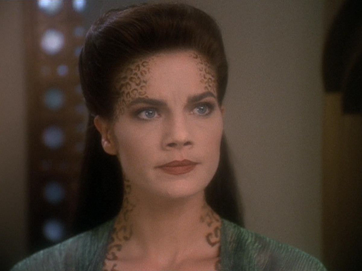 extant_StarTrek_DS9_5x07-LetHeWhoIsWithoutSin_02844.jpg