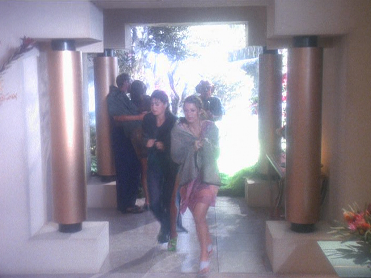 extant_StarTrek_DS9_5x07-LetHeWhoIsWithoutSin_02851.jpg