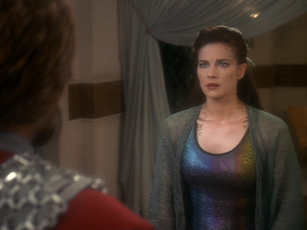 extant_StarTrek_DS9_5x07-LetHeWhoIsWithoutSin_03384.jpg