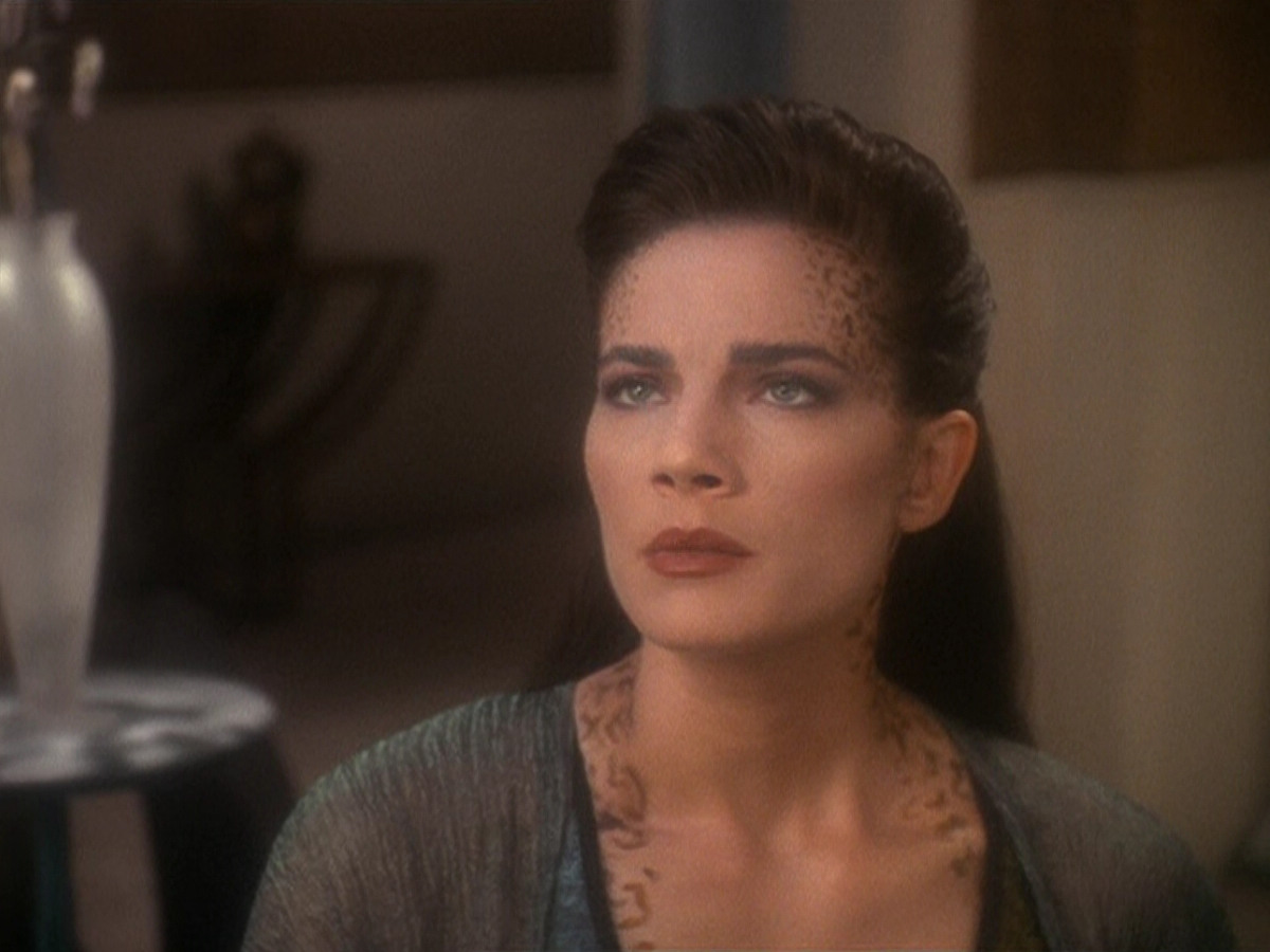 extant_StarTrek_DS9_5x07-LetHeWhoIsWithoutSin_03408.jpg