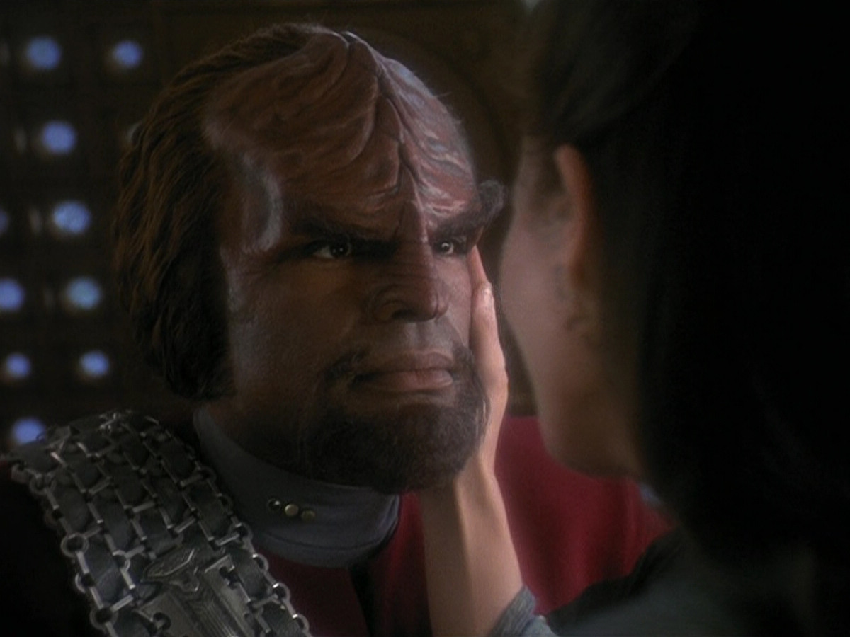 extant_StarTrek_DS9_5x07-LetHeWhoIsWithoutSin_03464.jpg
