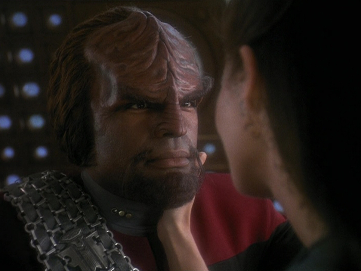 extant_StarTrek_DS9_5x07-LetHeWhoIsWithoutSin_03472.jpg