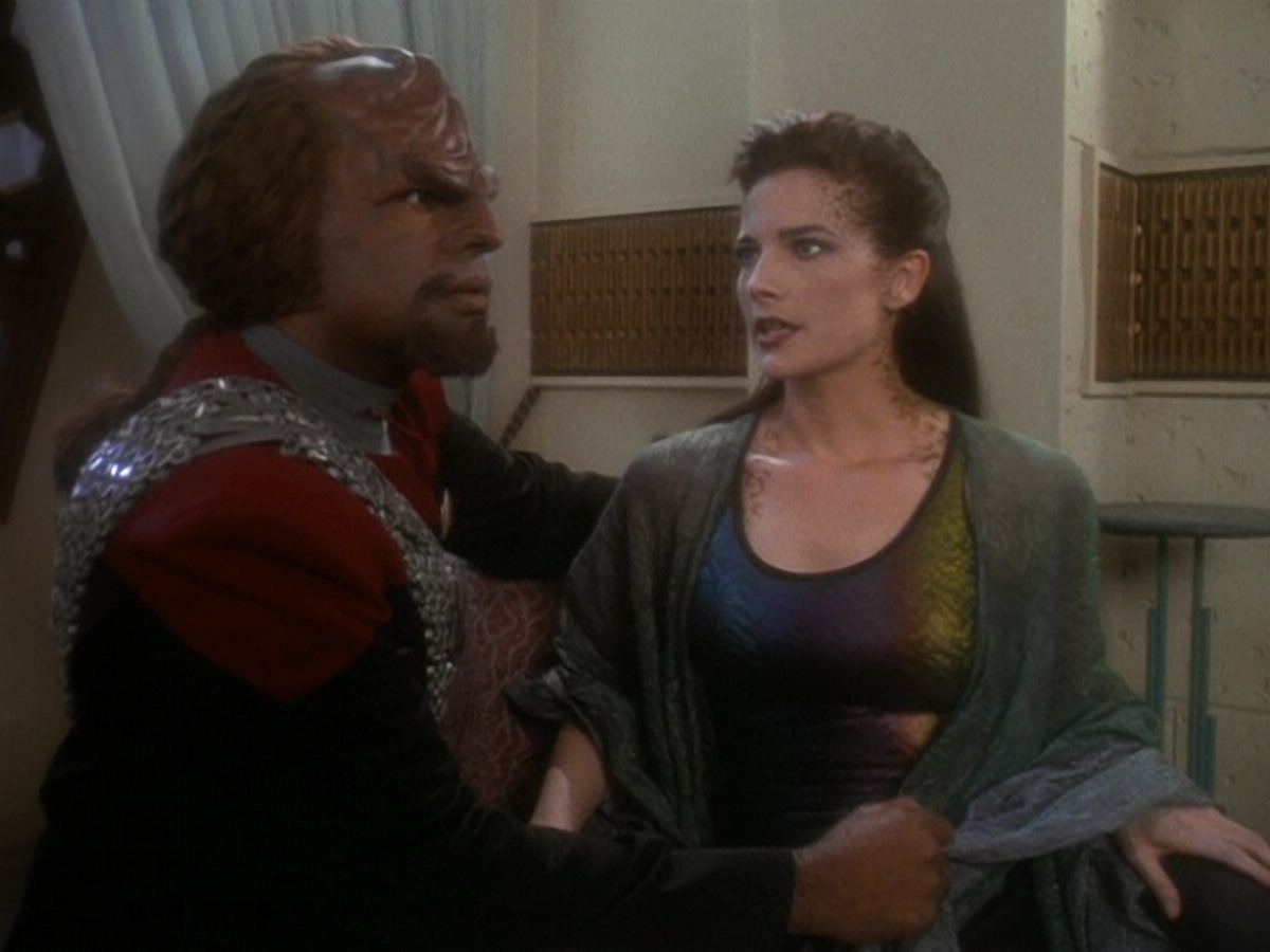 extant_StarTrek_DS9_5x07-LetHeWhoIsWithoutSin_03494.jpg