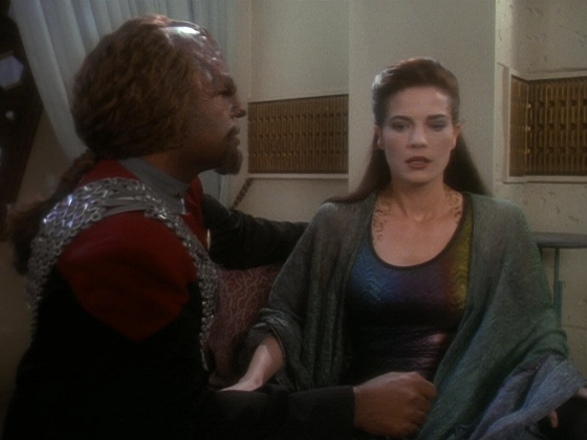 extant_StarTrek_DS9_5x07-LetHeWhoIsWithoutSin_03499.jpg