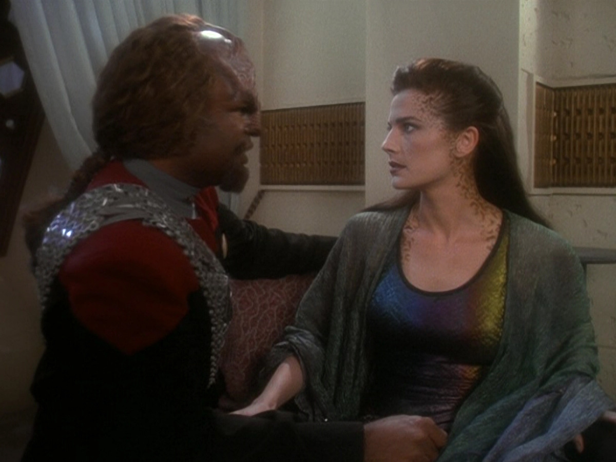 extant_StarTrek_DS9_5x07-LetHeWhoIsWithoutSin_03502.jpg