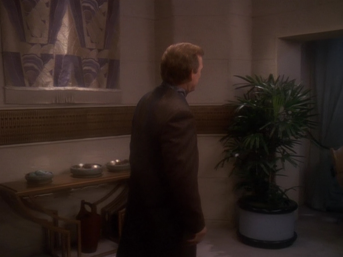 extant_StarTrek_DS9_5x07-LetHeWhoIsWithoutSin_03515.jpg