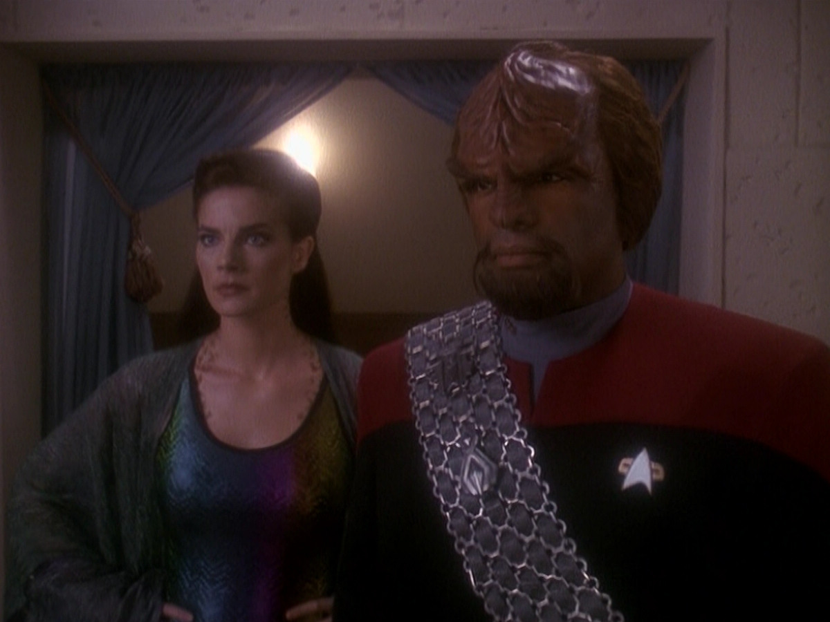 extant_StarTrek_DS9_5x07-LetHeWhoIsWithoutSin_03555.jpg