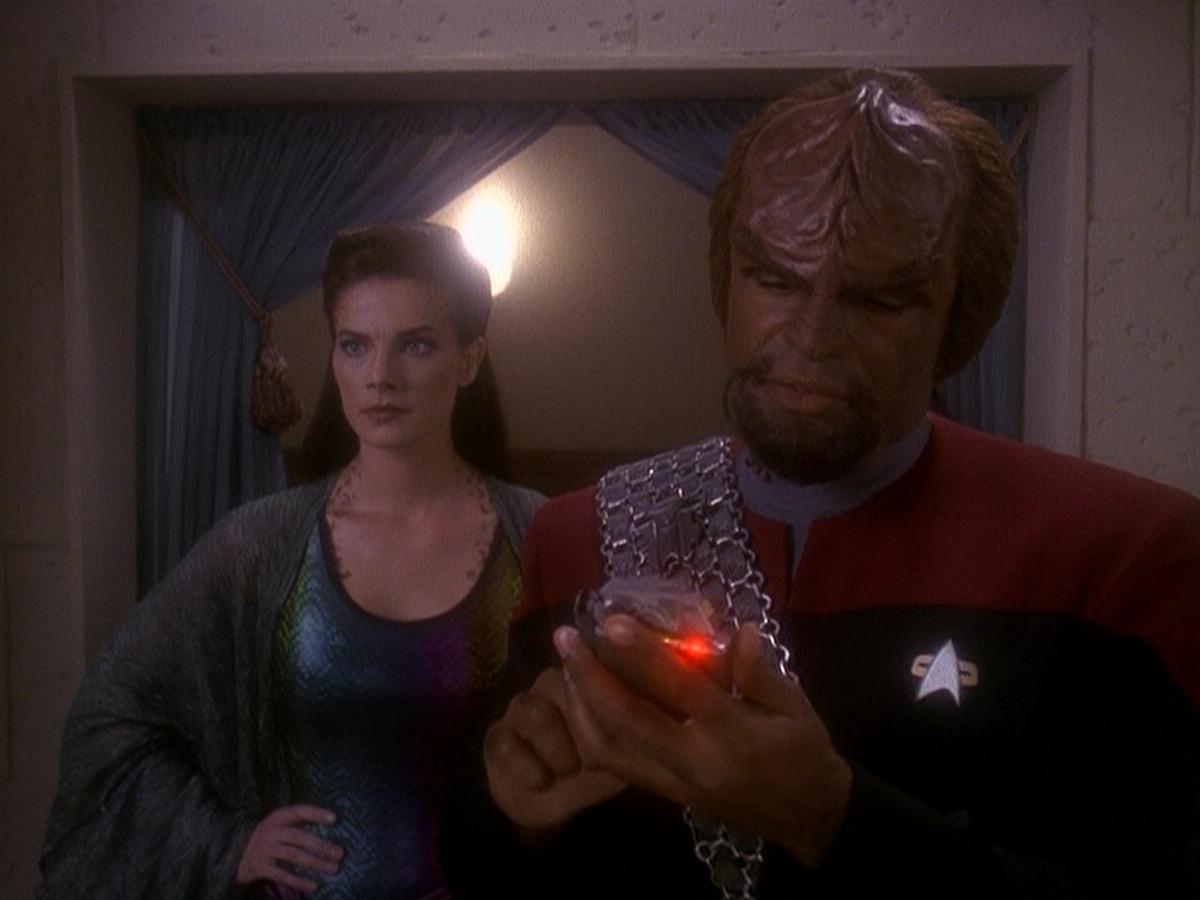 extant_StarTrek_DS9_5x07-LetHeWhoIsWithoutSin_03574.jpg