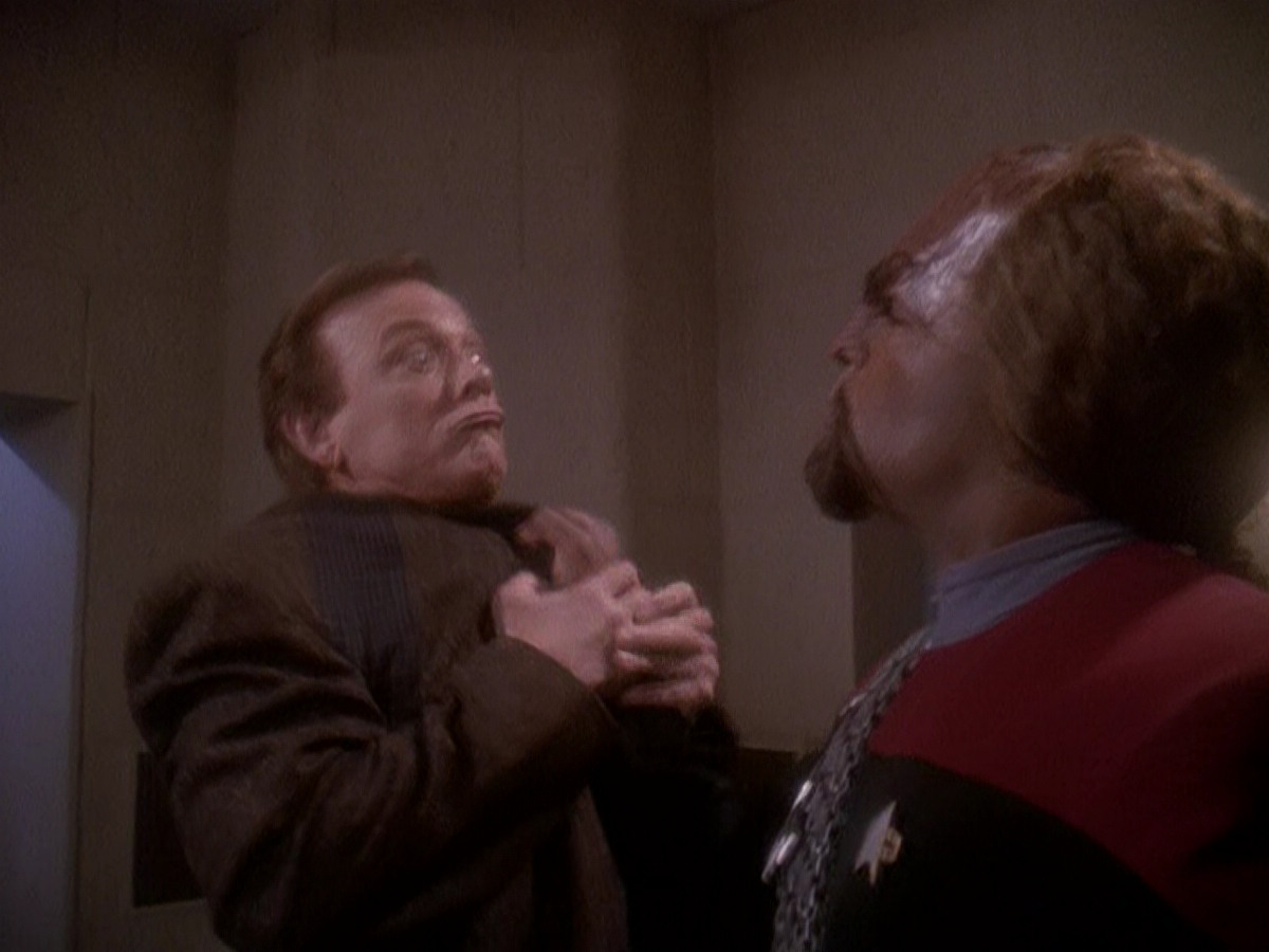 extant_StarTrek_DS9_5x07-LetHeWhoIsWithoutSin_03623.jpg
