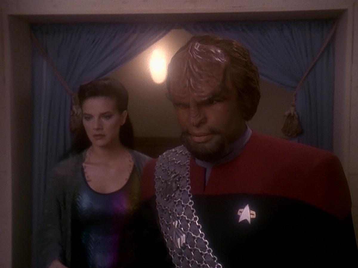 extant_StarTrek_DS9_5x07-LetHeWhoIsWithoutSin_03636.jpg