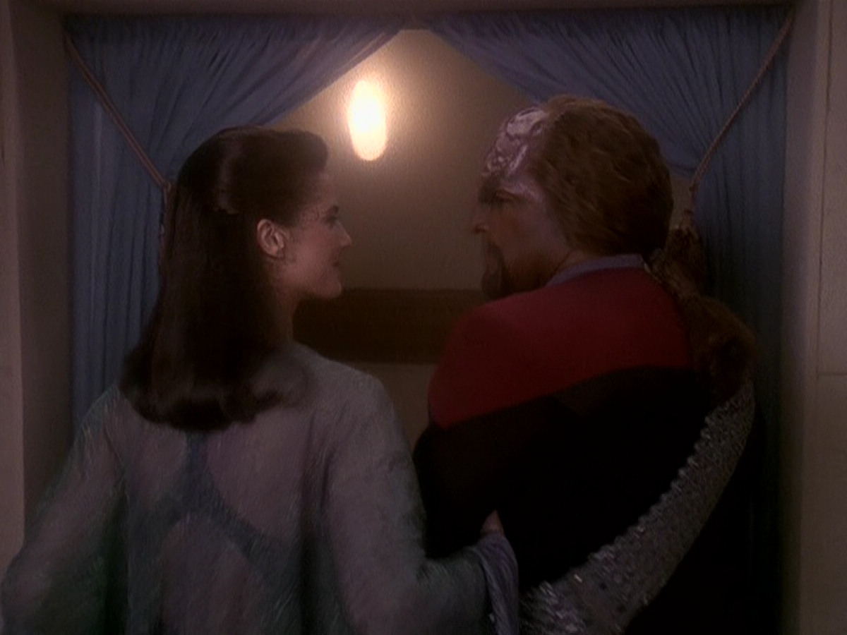 extant_StarTrek_DS9_5x07-LetHeWhoIsWithoutSin_03646.jpg