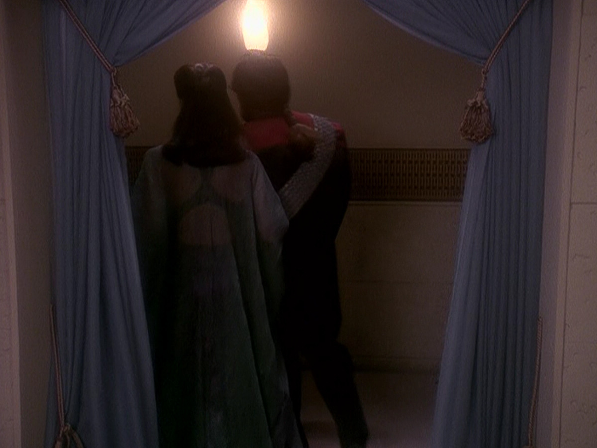 extant_StarTrek_DS9_5x07-LetHeWhoIsWithoutSin_03649.jpg