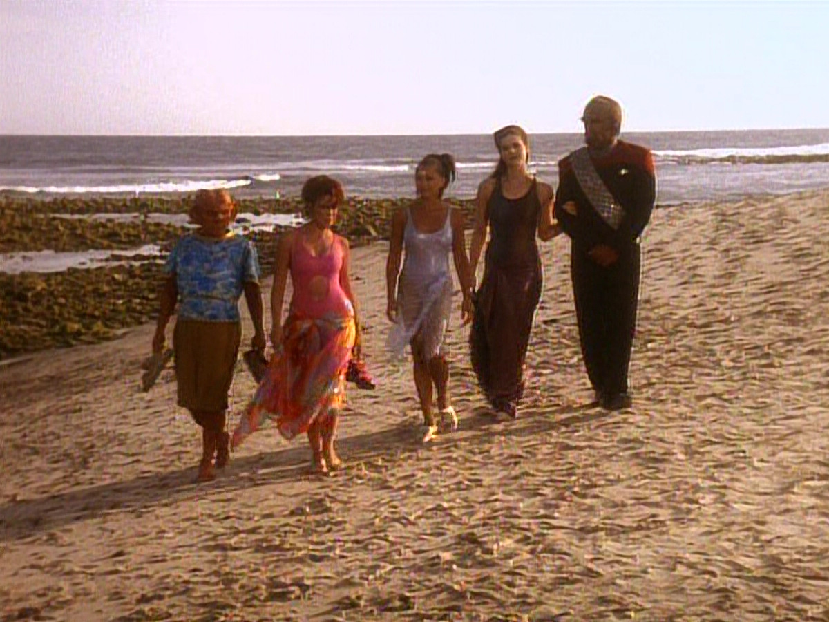 extant_StarTrek_DS9_5x07-LetHeWhoIsWithoutSin_03665.jpg