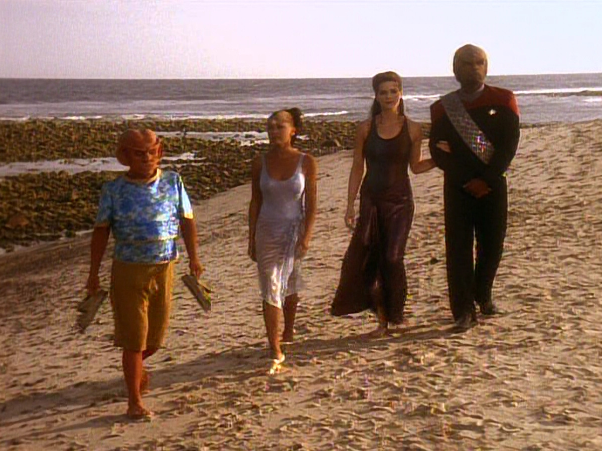extant_StarTrek_DS9_5x07-LetHeWhoIsWithoutSin_03671.jpg