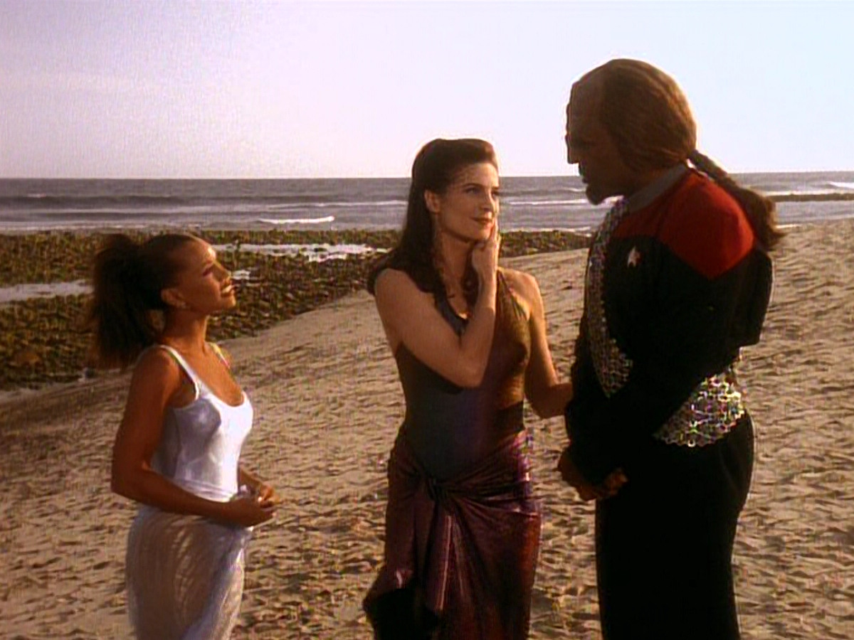 extant_StarTrek_DS9_5x07-LetHeWhoIsWithoutSin_03686.jpg