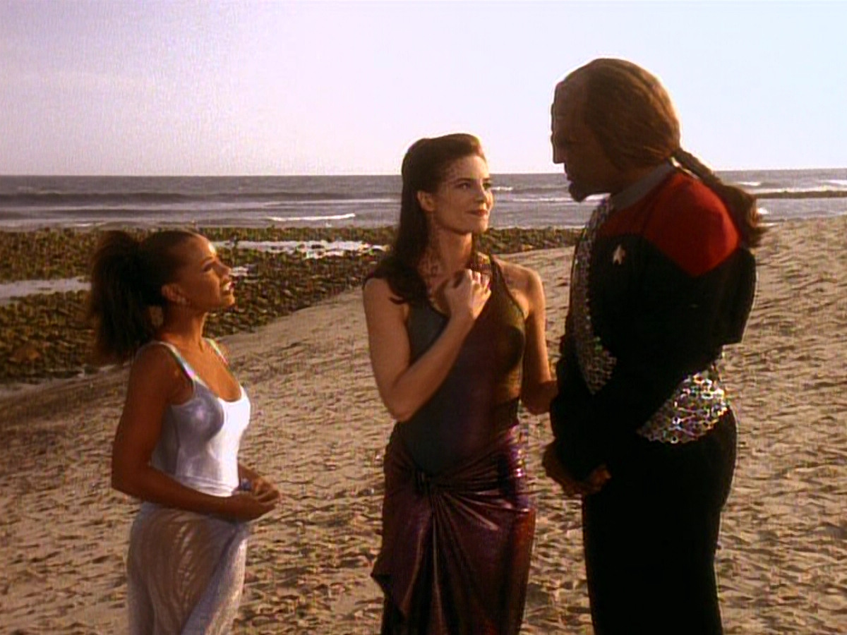 extant_StarTrek_DS9_5x07-LetHeWhoIsWithoutSin_03687.jpg