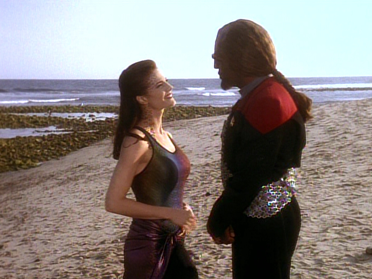 extant_StarTrek_DS9_5x07-LetHeWhoIsWithoutSin_03719.jpg