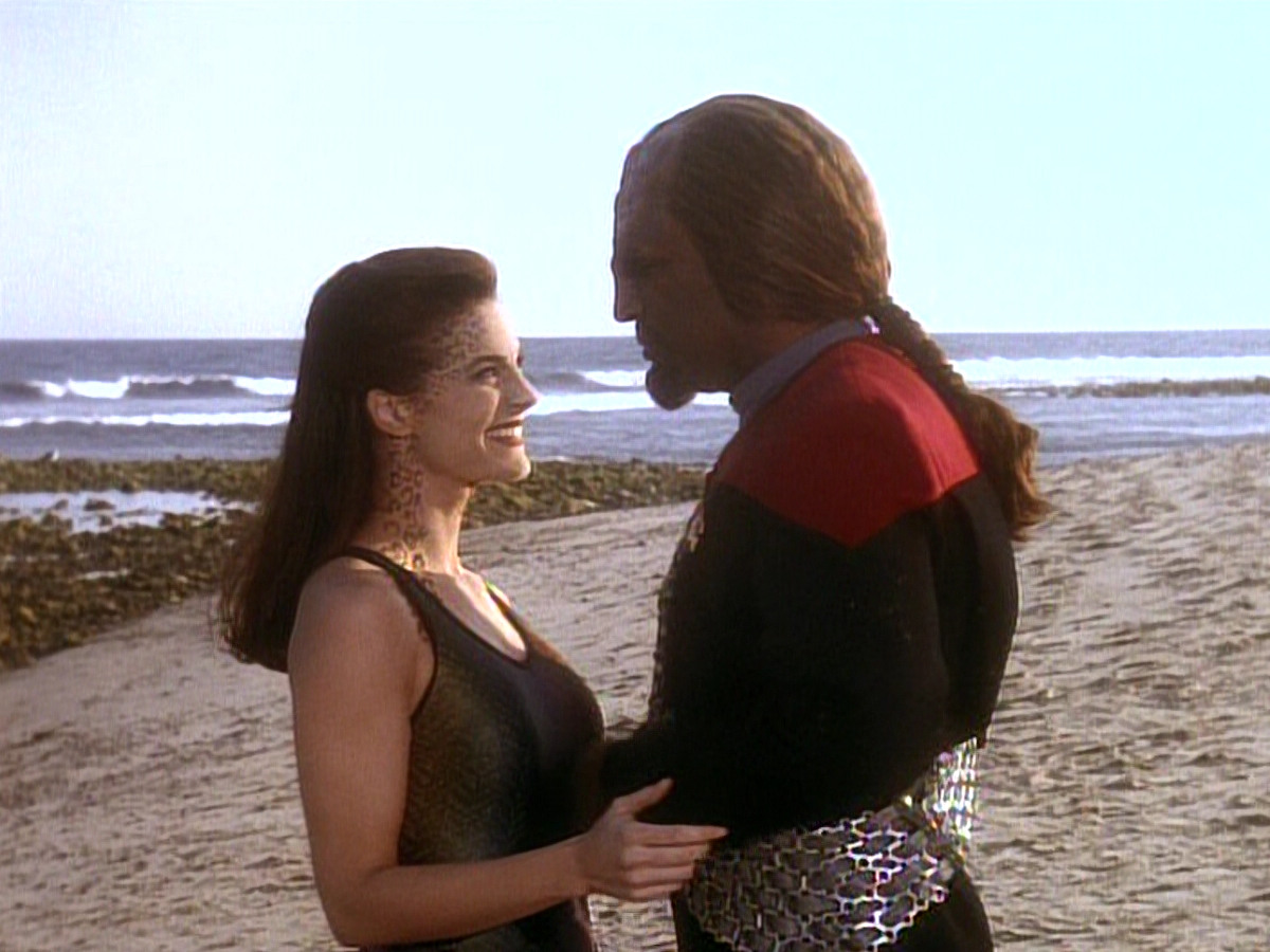 extant_StarTrek_DS9_5x07-LetHeWhoIsWithoutSin_03743.jpg