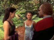 extant_StarTrek_DS9_5x07-LetHeWhoIsWithoutSin_01036.jpg
