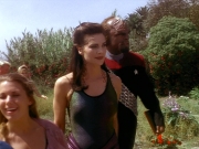 extant_StarTrek_DS9_5x07-LetHeWhoIsWithoutSin_01426.jpg