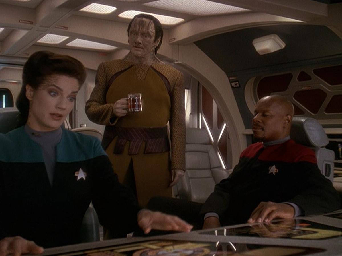 extant_StarTrek_DS9_5x08-ThingsPast_00018.jpg