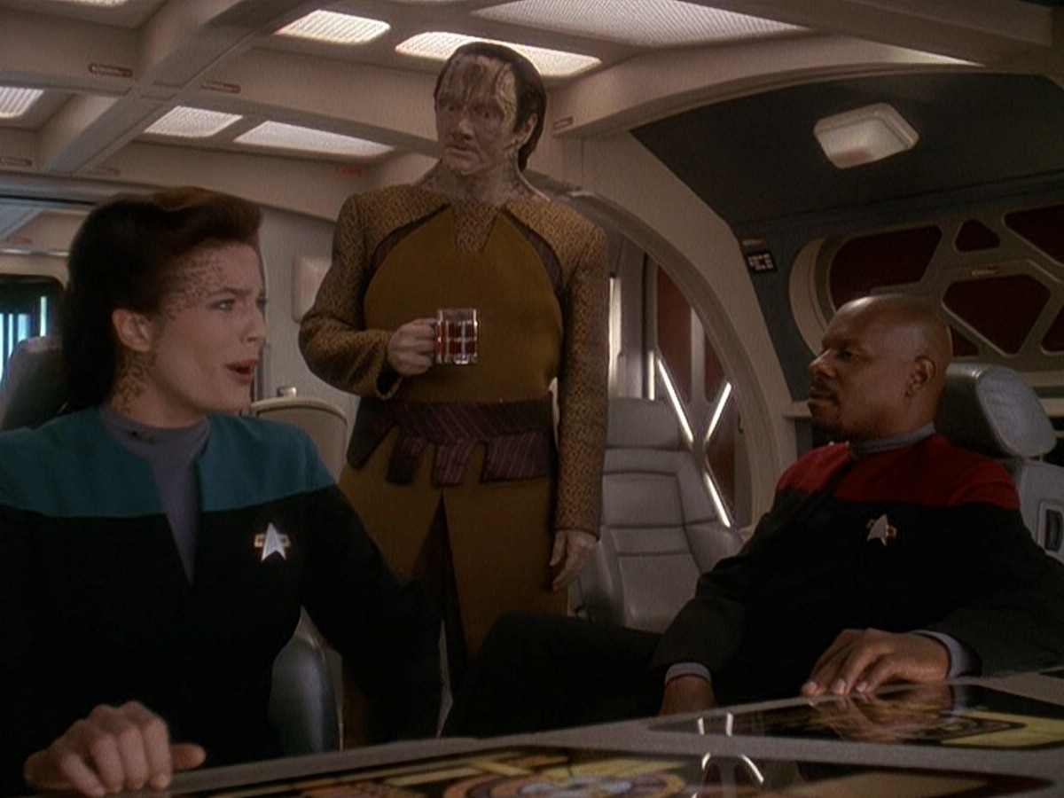 extant_StarTrek_DS9_5x08-ThingsPast_00028.jpg