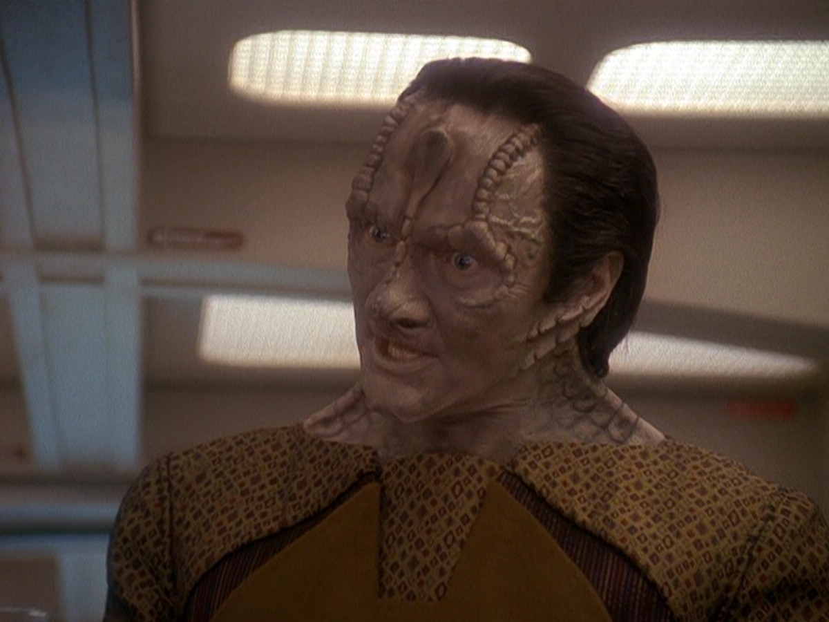 extant_StarTrek_DS9_5x08-ThingsPast_00040.jpg