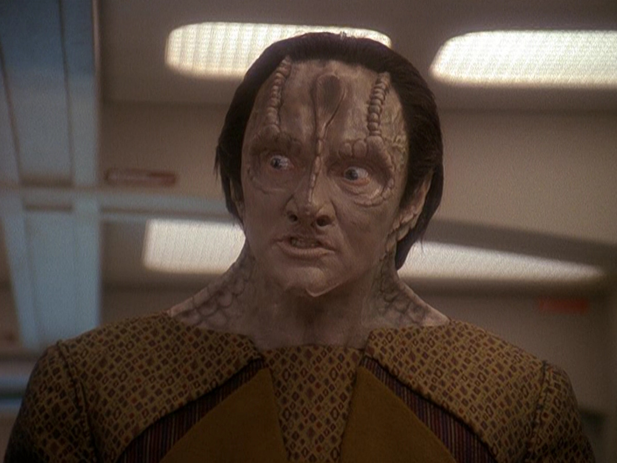 extant_StarTrek_DS9_5x08-ThingsPast_00048.jpg