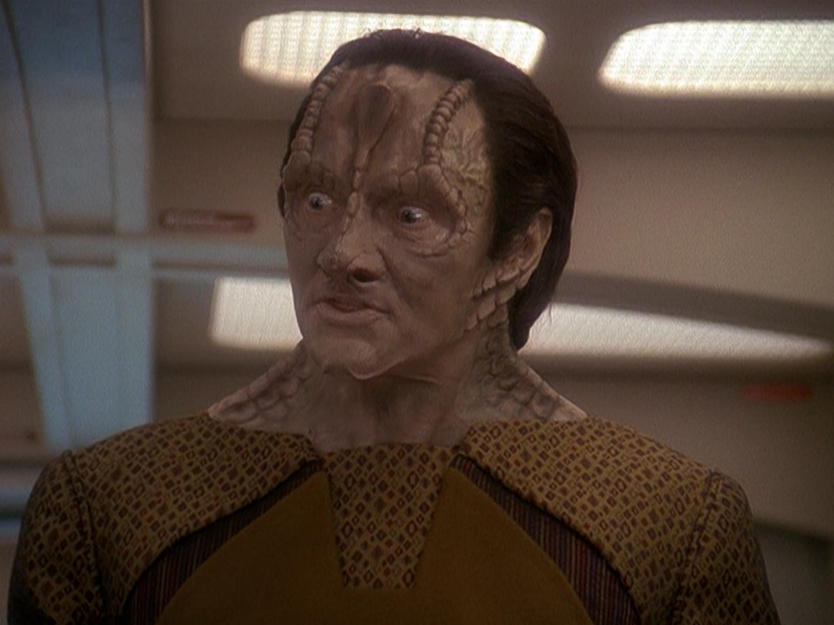 extant_StarTrek_DS9_5x08-ThingsPast_00092.jpg